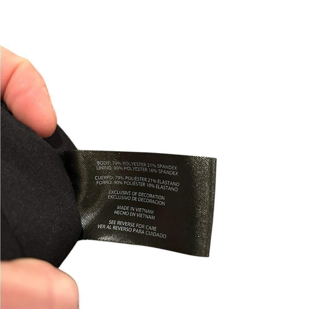 $5 in a Bundle Gap Fit 4 Way Stretch Moisture Wicking Racerback Sports Bra - Picture 5 of 6
